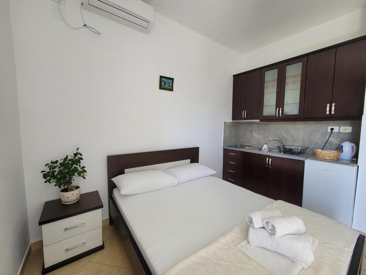 Guesthouse Redilka คซามิล ภายนอก รูปภาพ