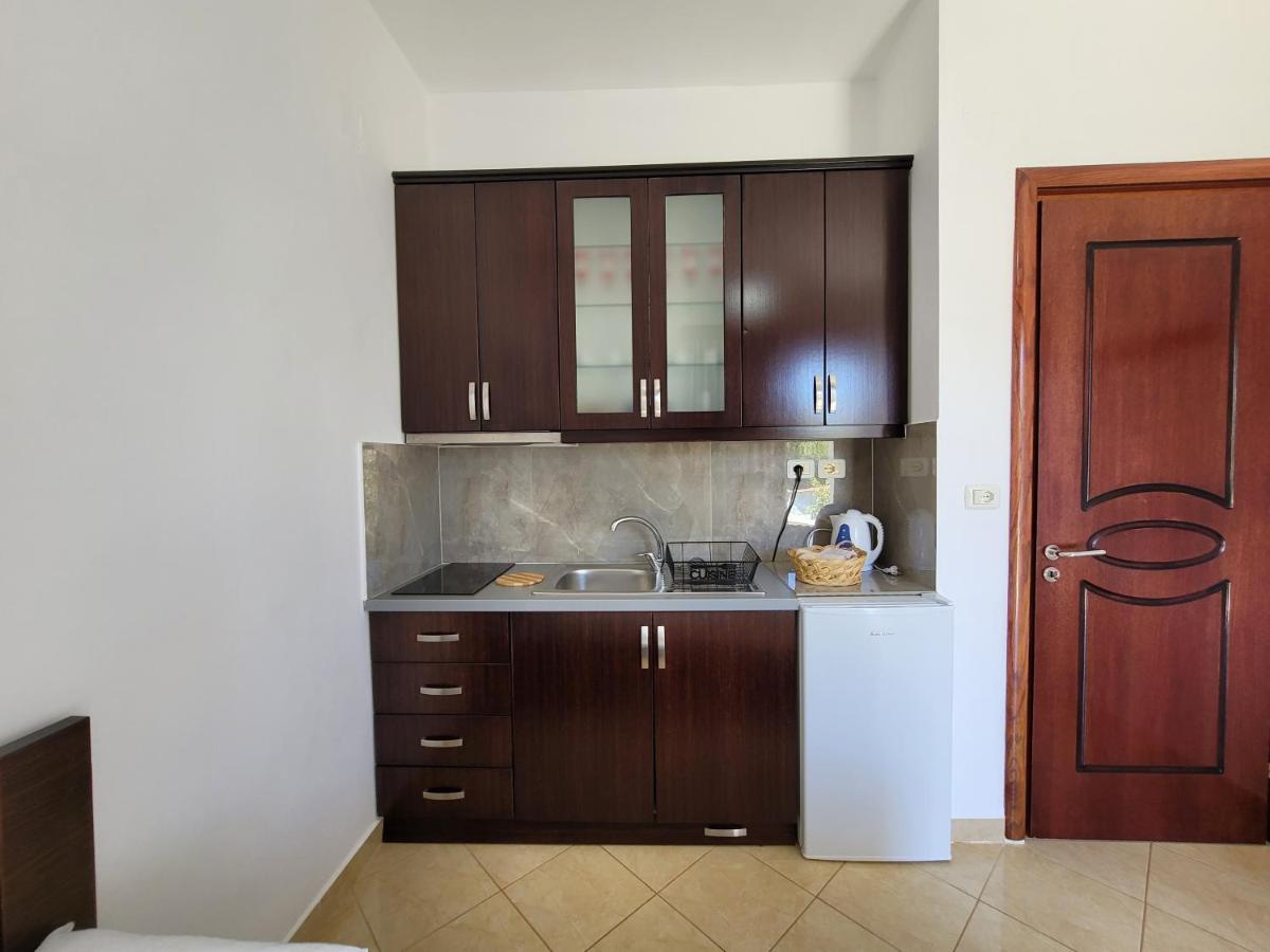 Guesthouse Redilka คซามิล ภายนอก รูปภาพ